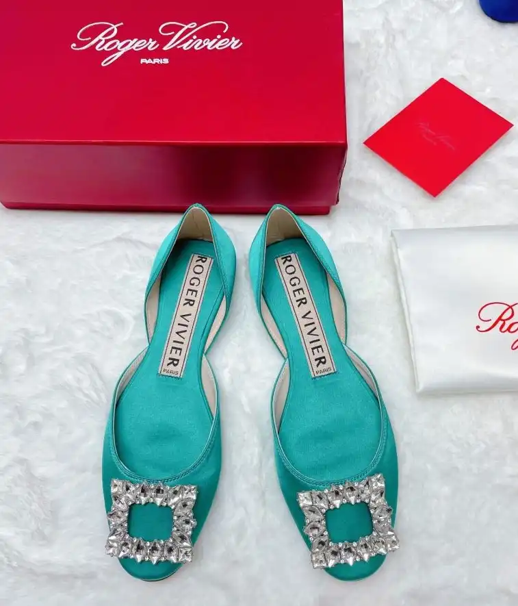 hype Roger Vivier flat shoes