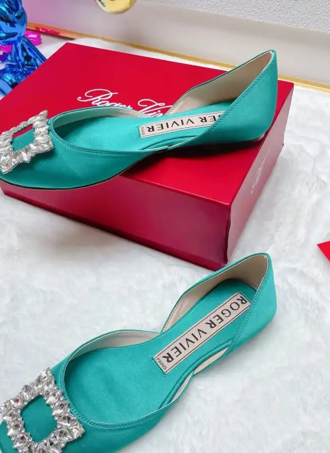 hype Roger Vivier flat shoes