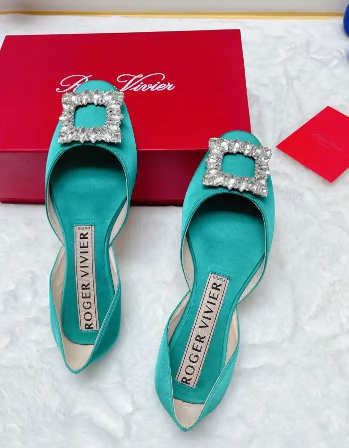 hype Roger Vivier flat shoes