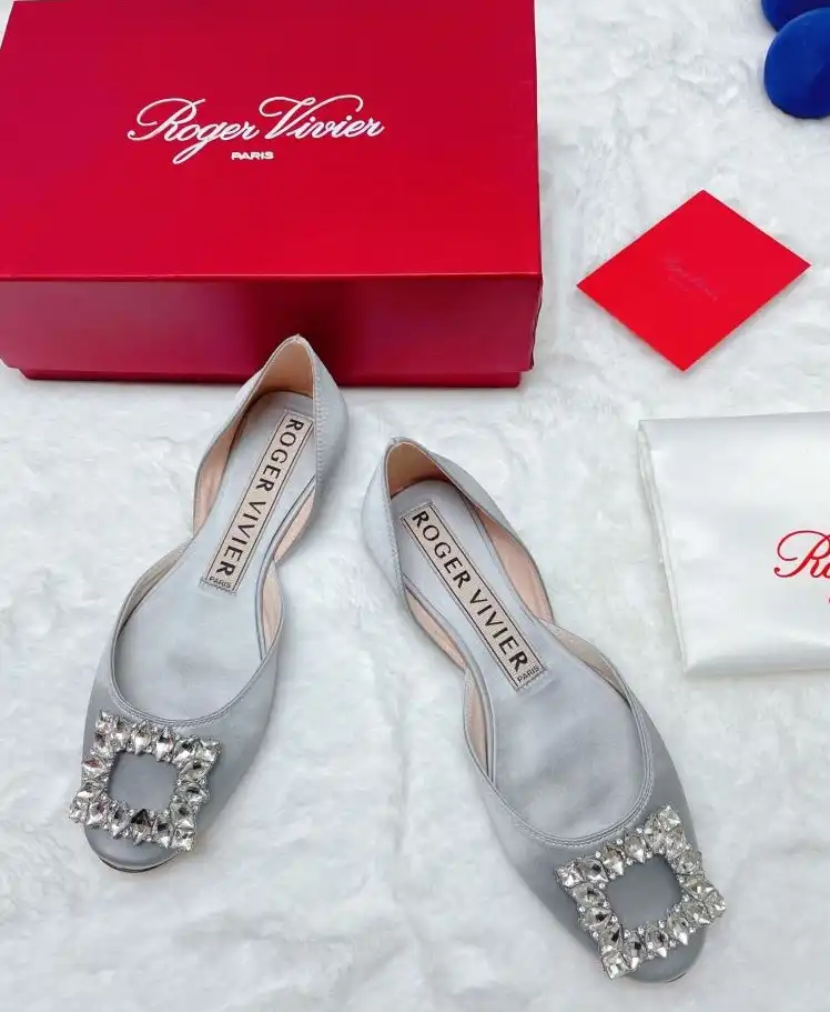 hype Roger Vivier flat shoes