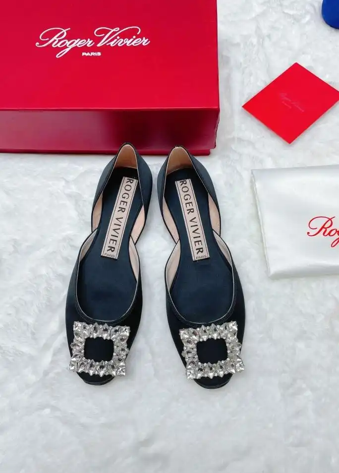 hype Roger Vivier flat shoes