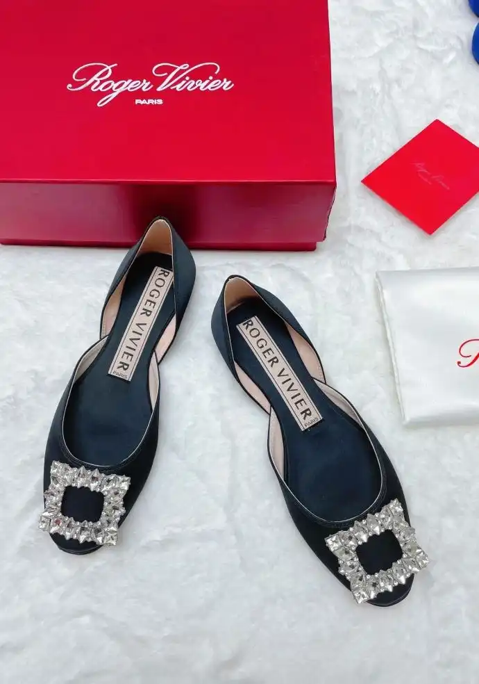 hype Roger Vivier flat shoes