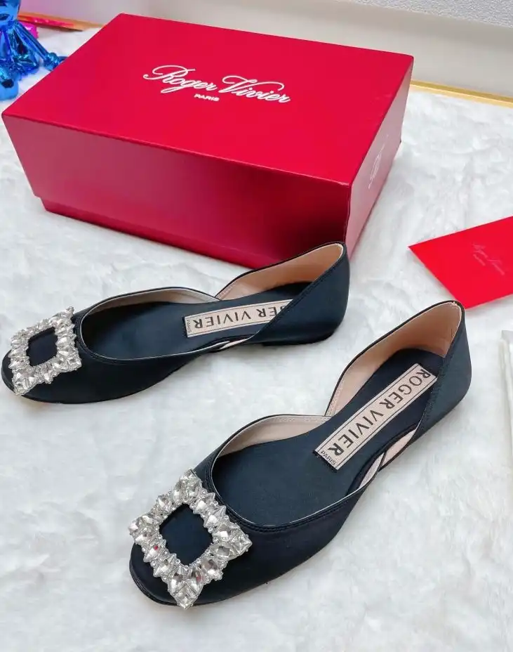 hype Roger Vivier flat shoes