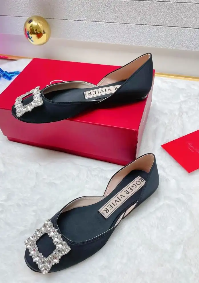 hype Roger Vivier flat shoes