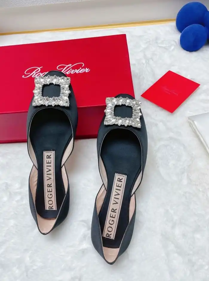 hype Roger Vivier flat shoes