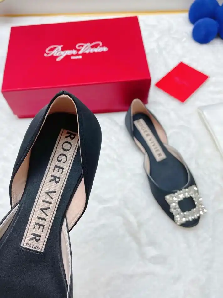 hype Roger Vivier flat shoes