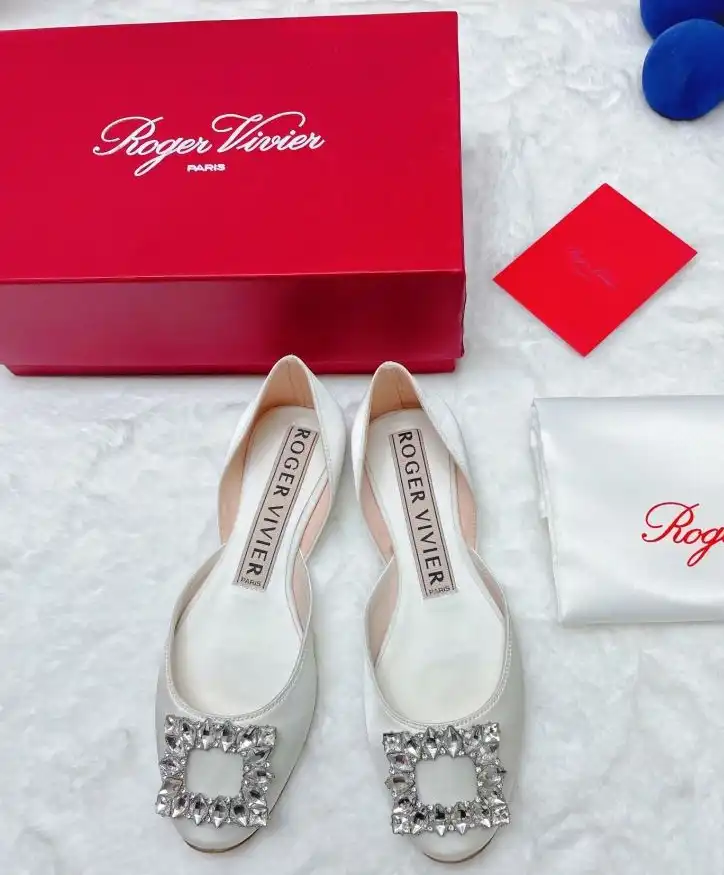 hype Roger Vivier flat shoes