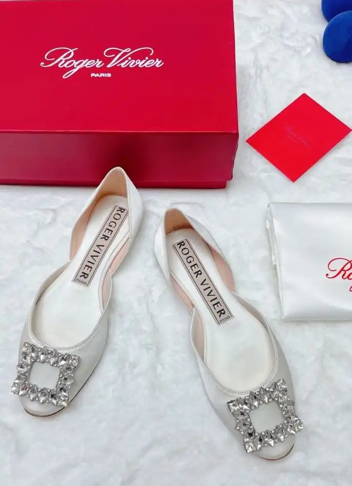 hype Roger Vivier flat shoes