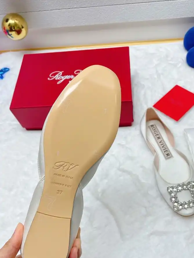 hype Roger Vivier flat shoes