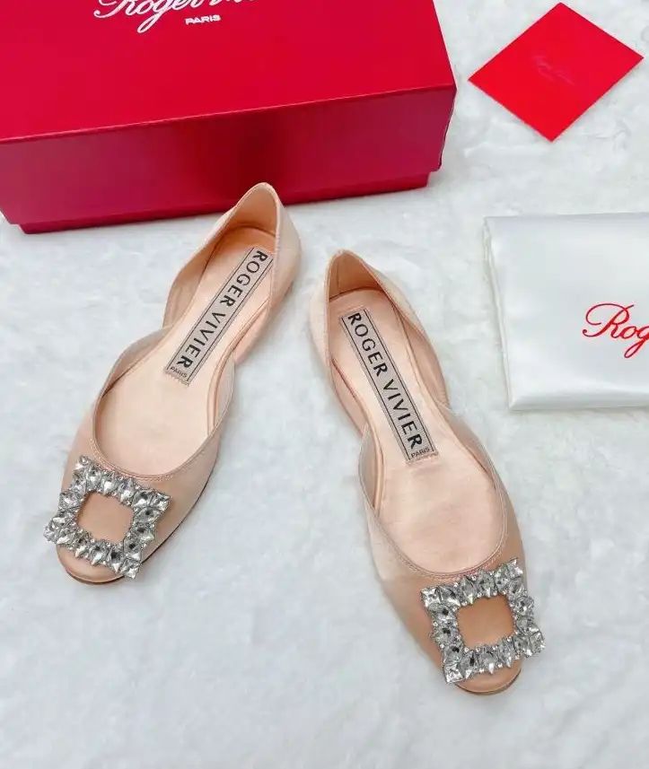 hype Roger Vivier flat shoes