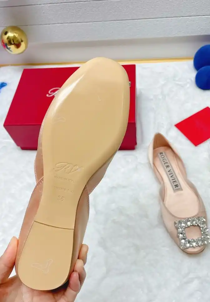 hype Roger Vivier flat shoes