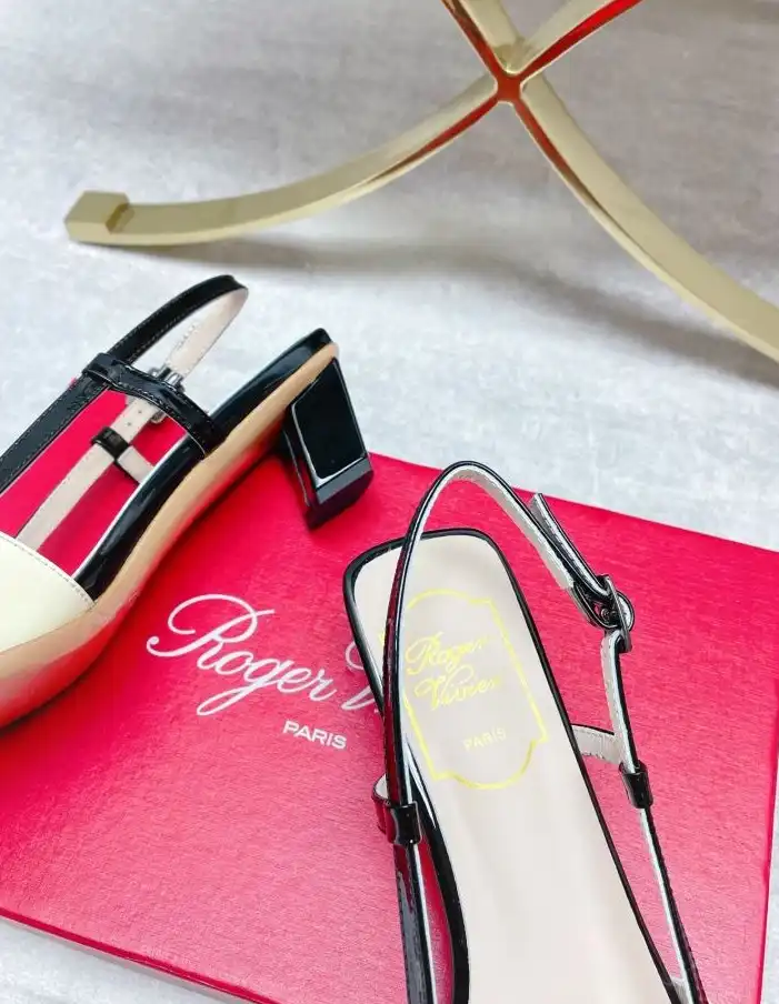 hype Roger Vivier flat shoes