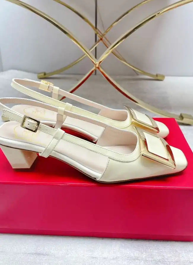 hype Roger Vivier flat shoes