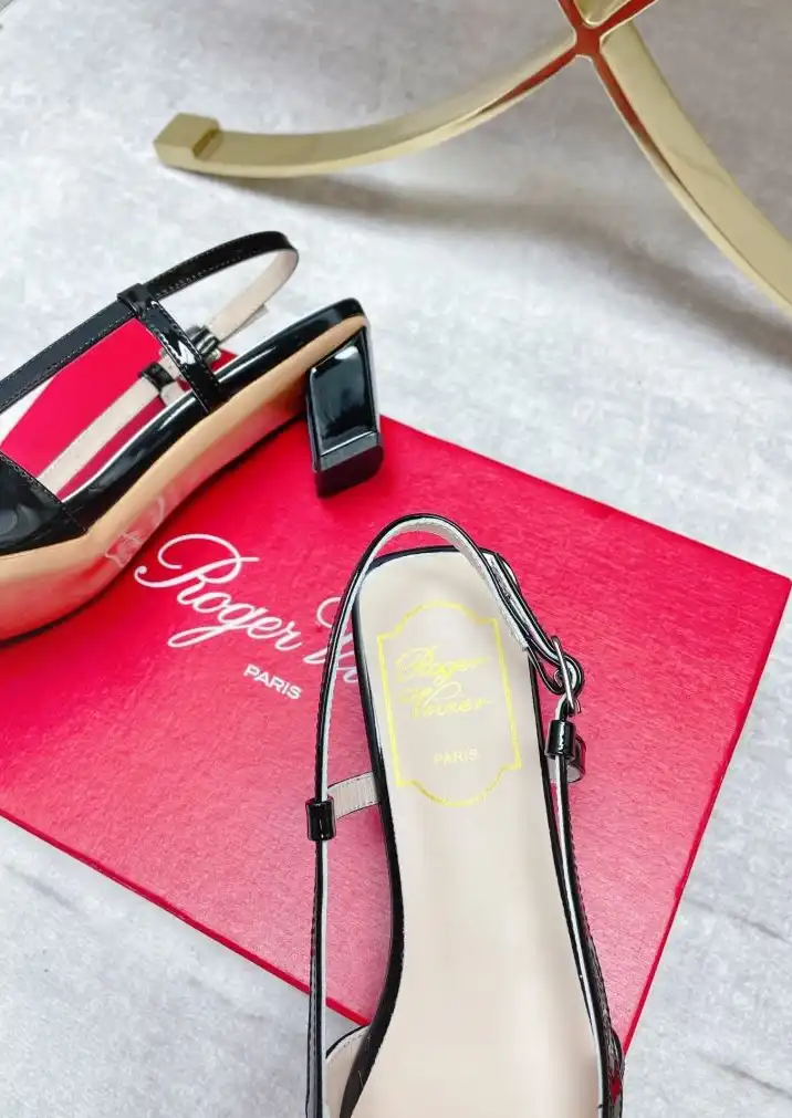 hype Roger Vivier flat shoes