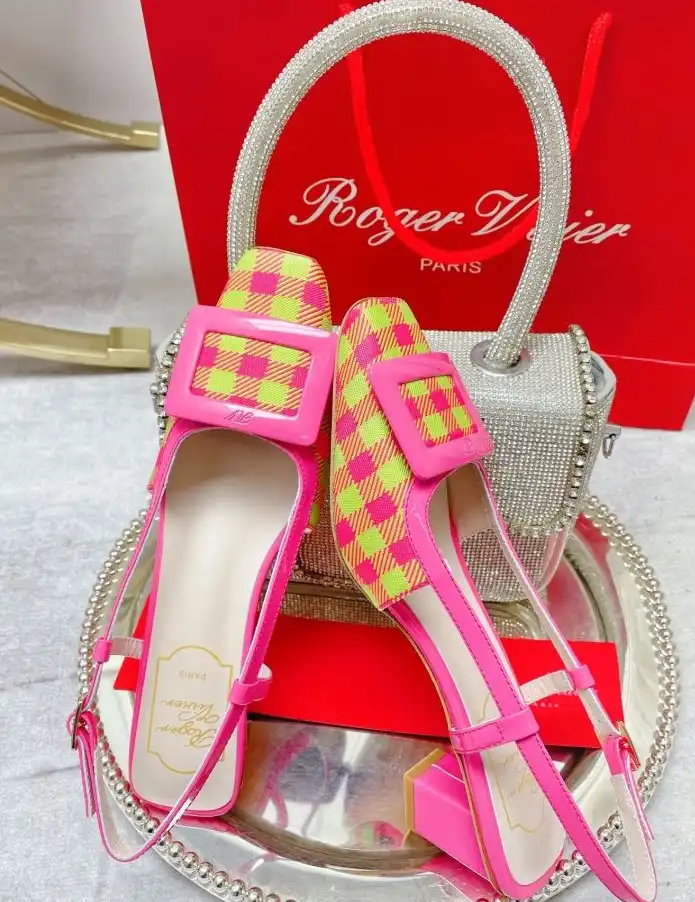 hype Roger Vivier flat shoes