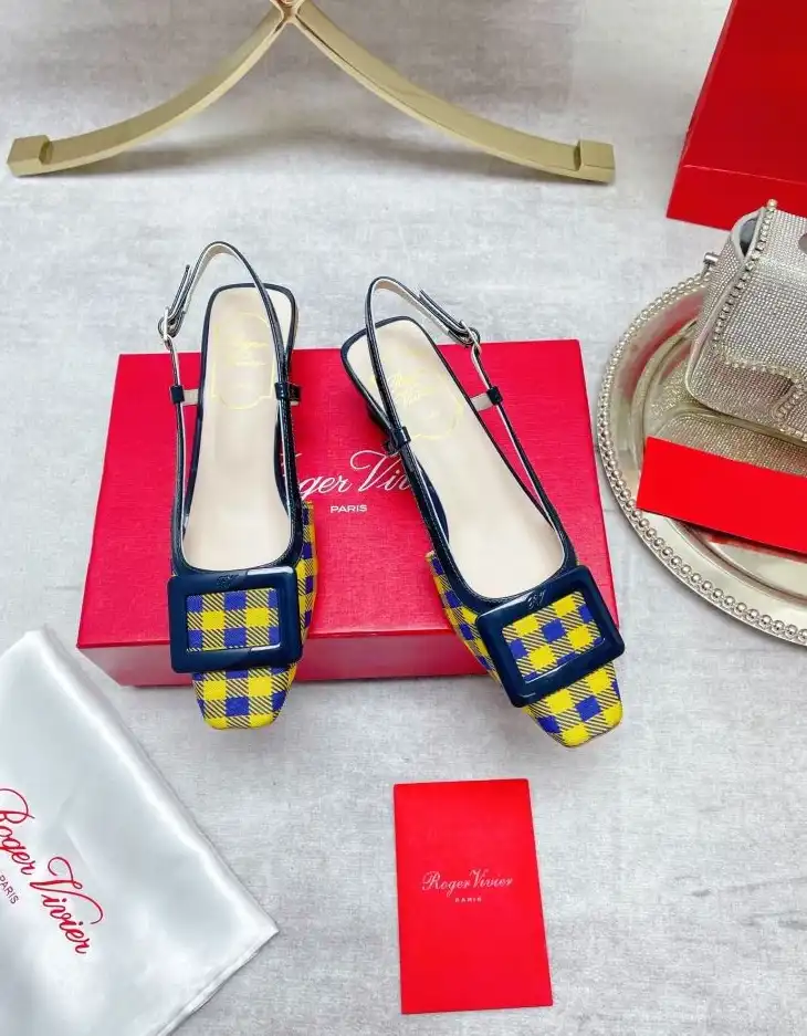 hype Roger Vivier flat shoes