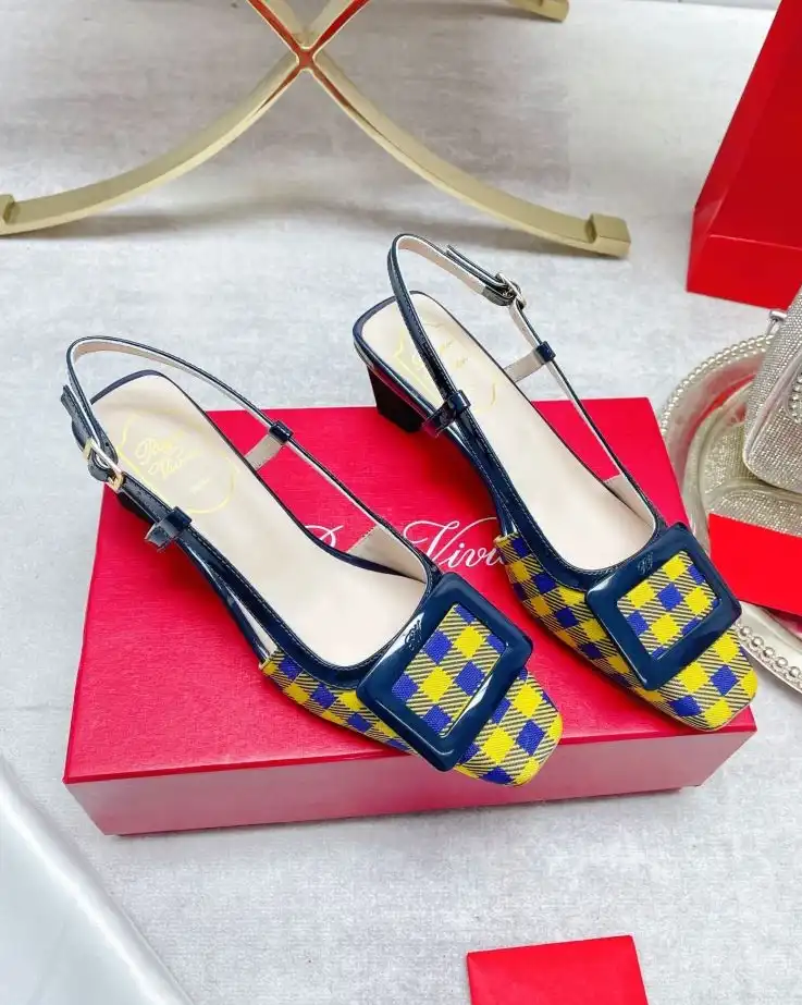 hype Roger Vivier flat shoes