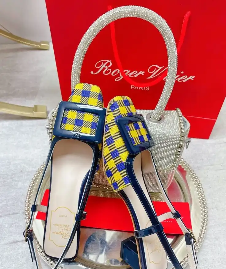 hype Roger Vivier flat shoes