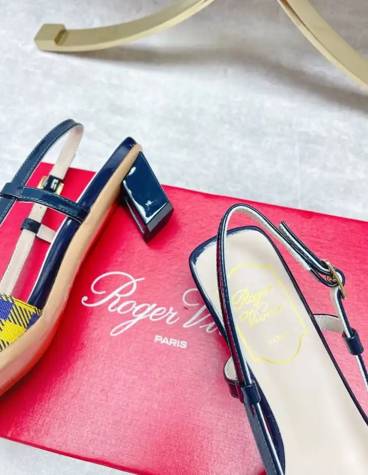 hype Roger Vivier flat shoes