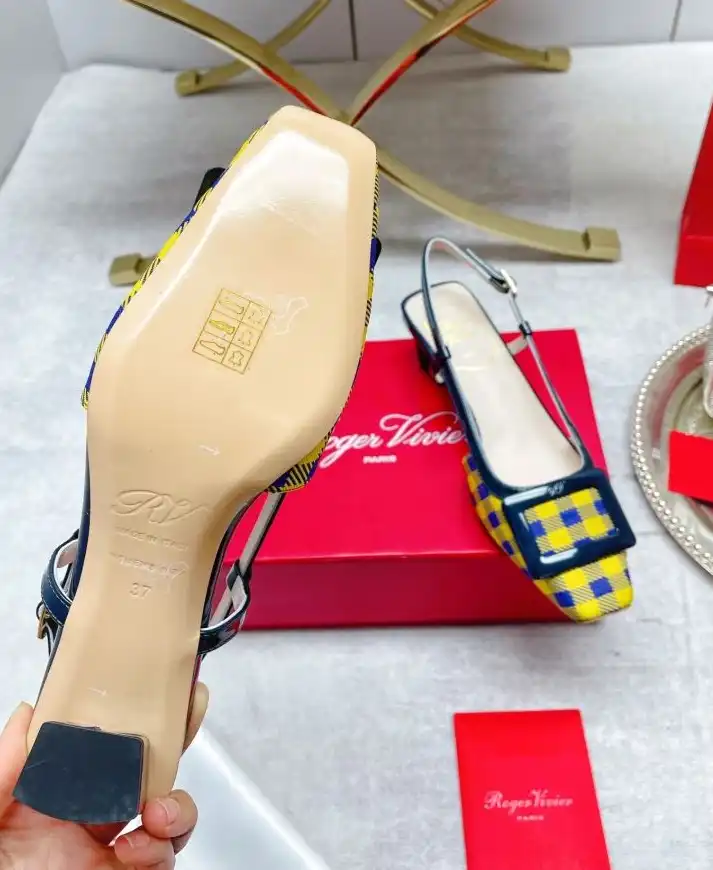 hype Roger Vivier flat shoes