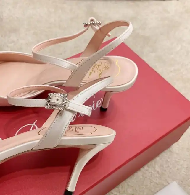 hype Roger Vivier flat shoes