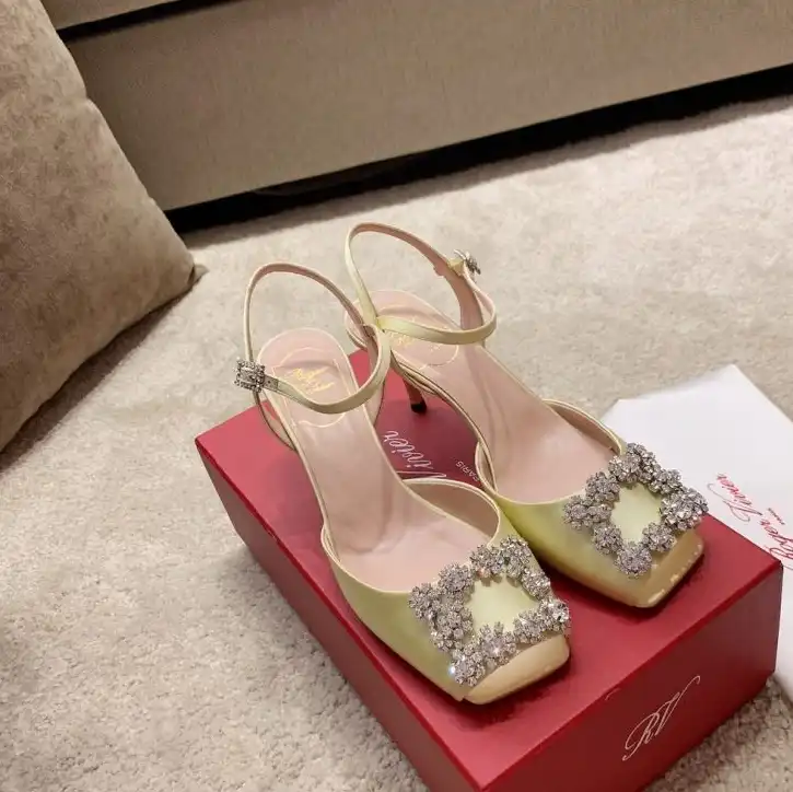 hype Roger Vivier flat shoes