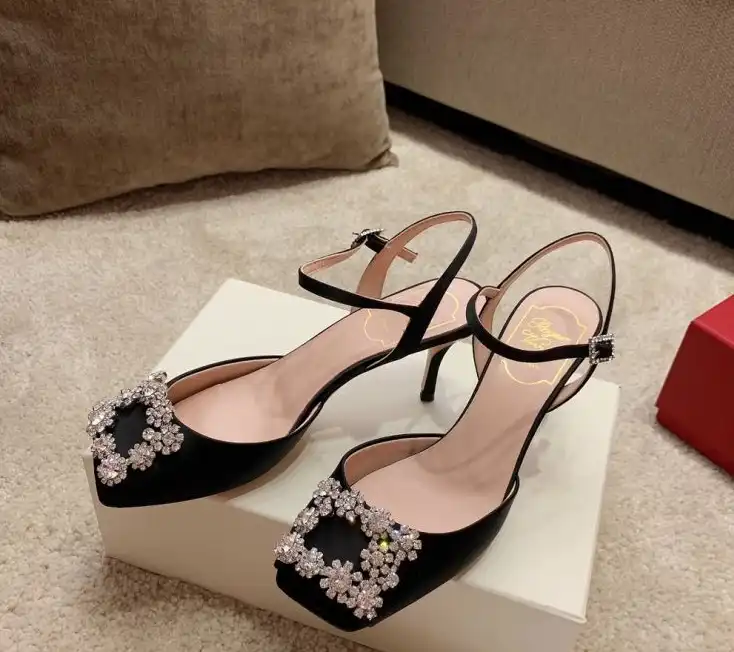 hype Roger Vivier flat shoes