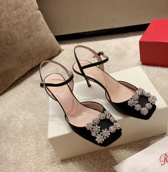 hype Roger Vivier flat shoes