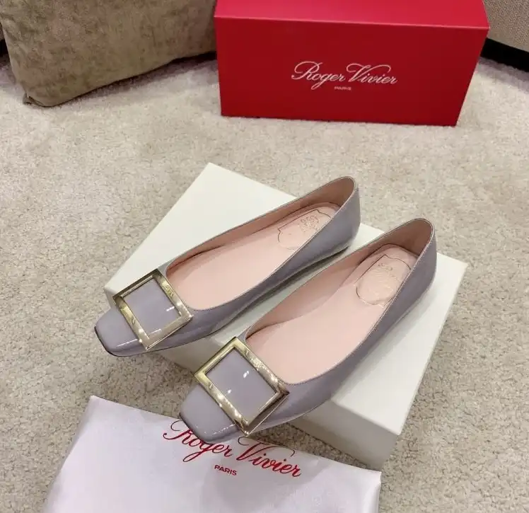 hype Roger Vivier flat shoes