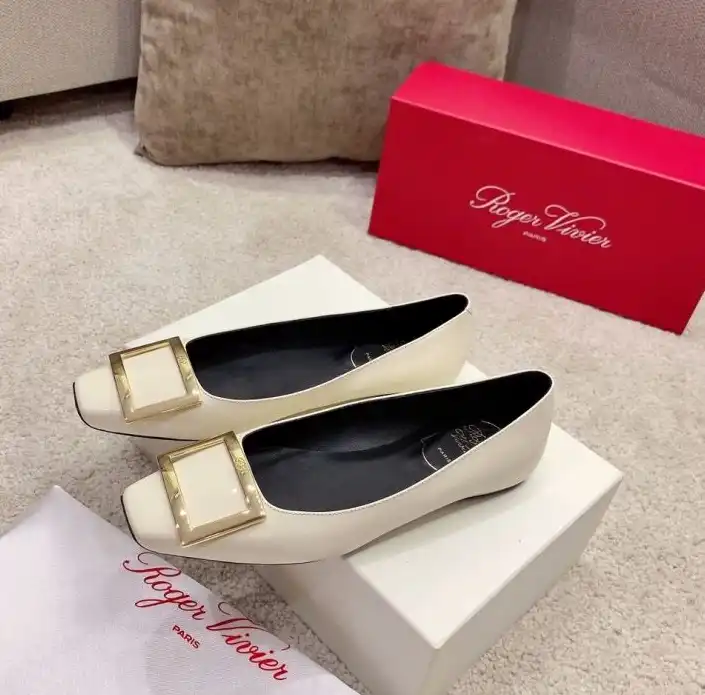 hype Roger Vivier flat shoes