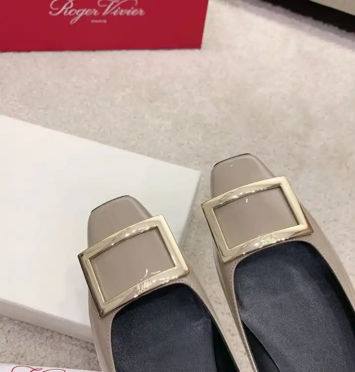 hype Roger Vivier flat shoes