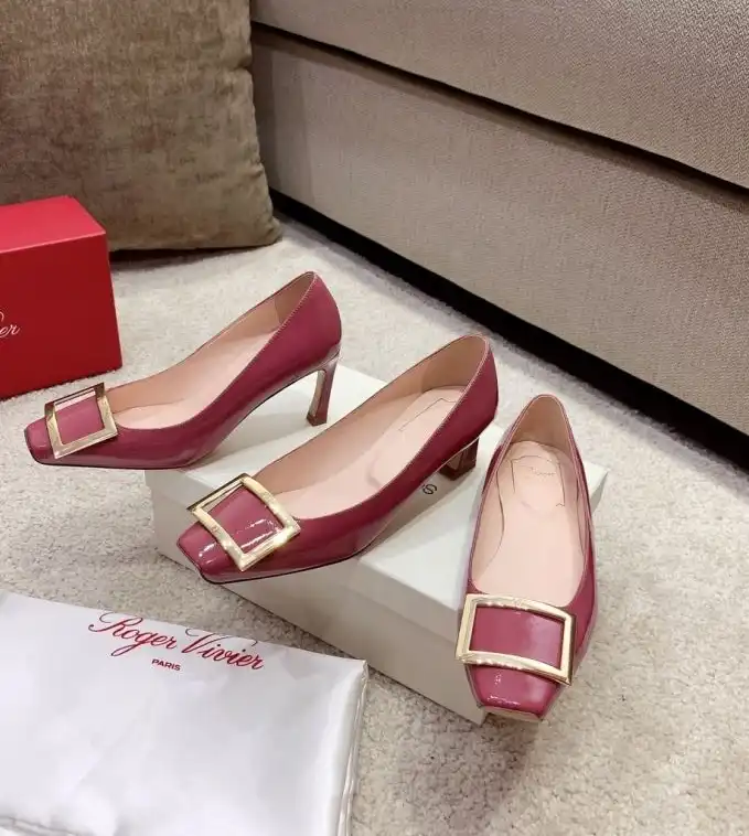 hype Roger Vivier flat shoes