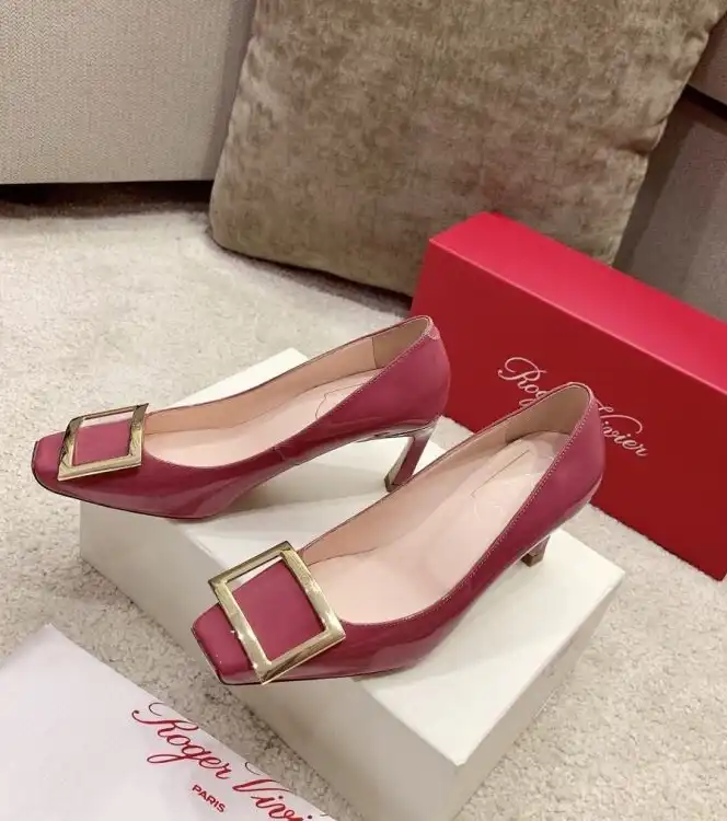 hype Roger Vivier flat shoes