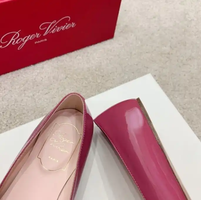 hype Roger Vivier flat shoes