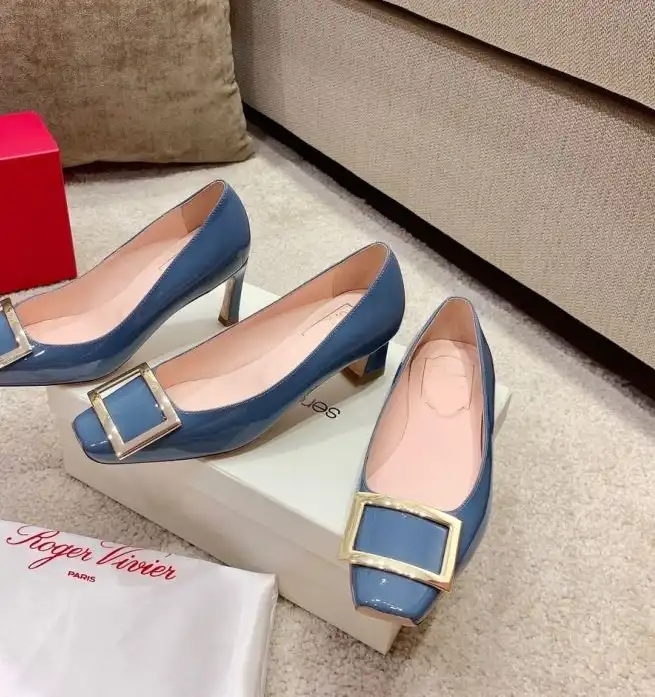 hype Roger Vivier flat shoes