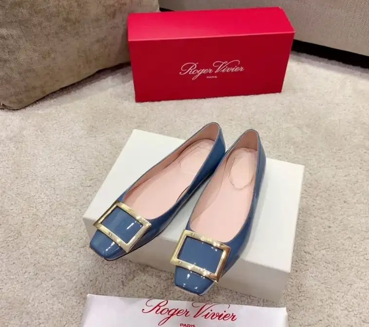 hype Roger Vivier flat shoes