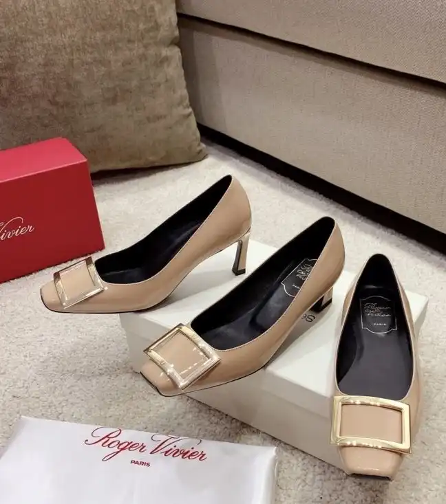 hype Roger Vivier flat shoes