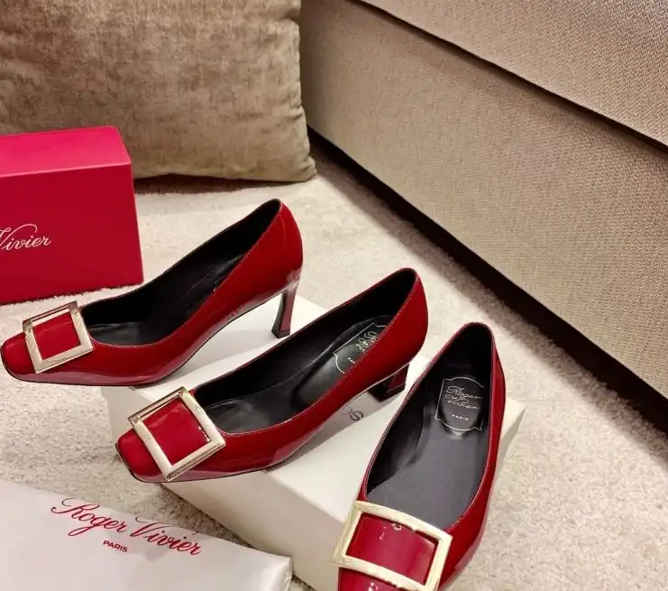 hype Roger Vivier flat shoes