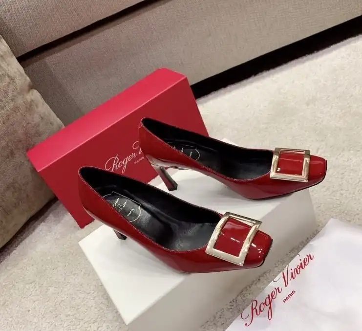 hype Roger Vivier flat shoes