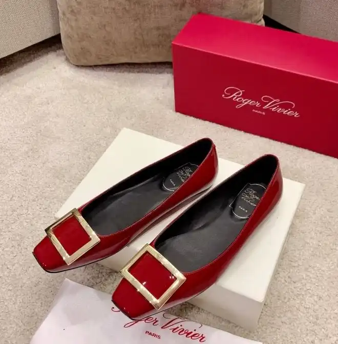 hype Roger Vivier flat shoes