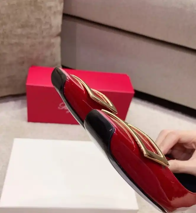 hype Roger Vivier flat shoes