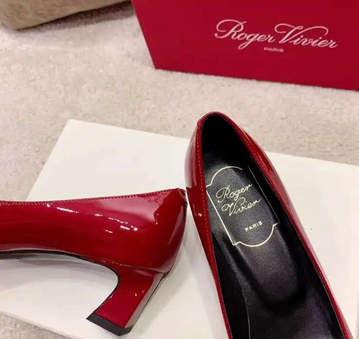 hype Roger Vivier flat shoes