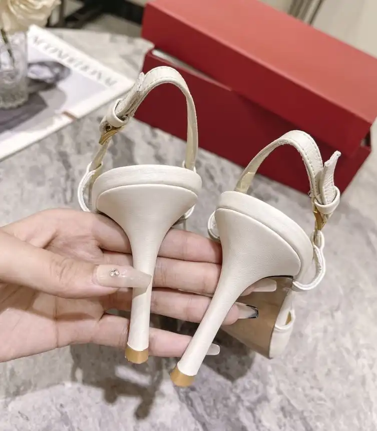 hype Valentino High Heels