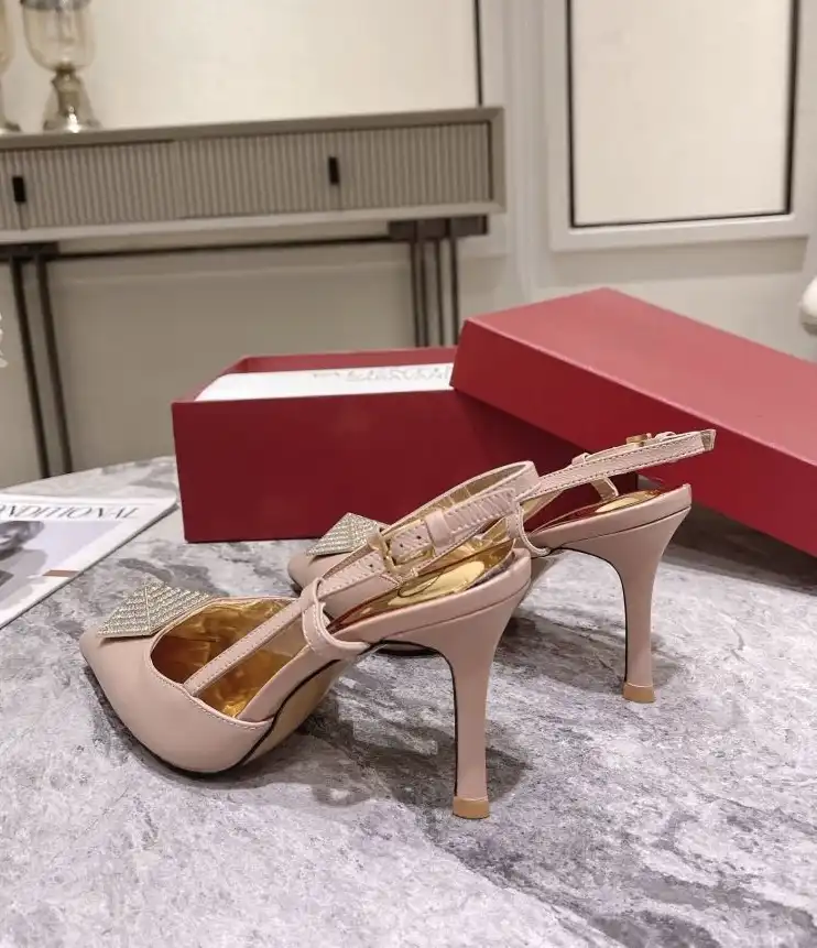 hype Valentino High Heels