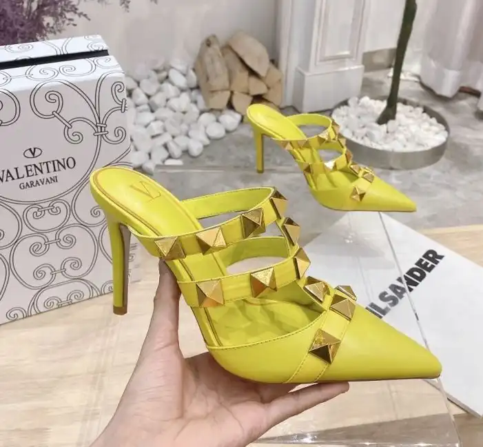 hype Valentino High Heels