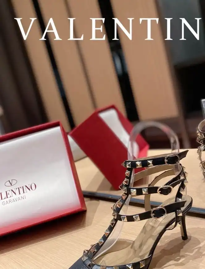 hype Valentino High Heels