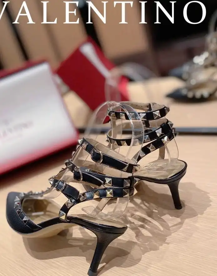 hype Valentino High Heels