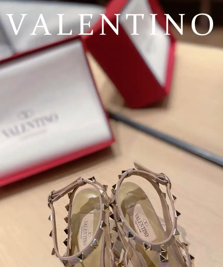 hype Valentino High Heels