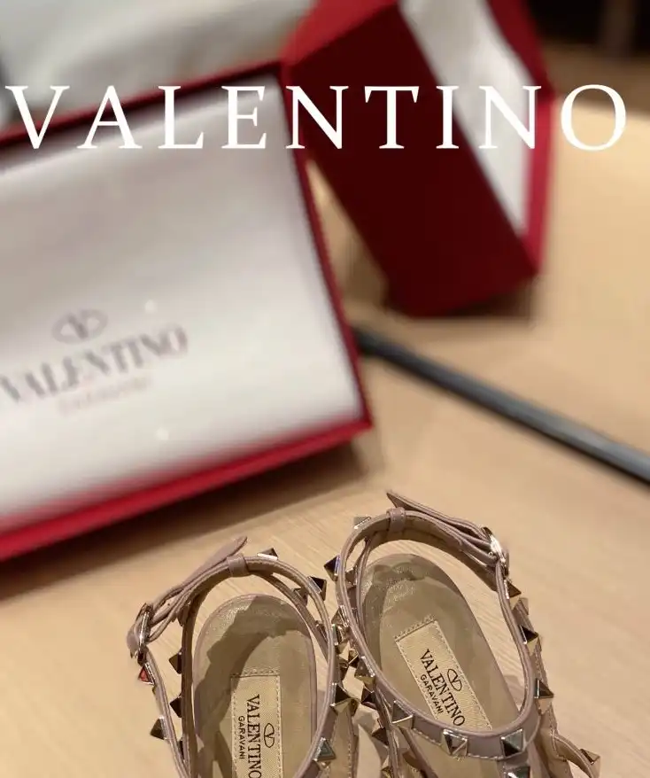 hype Valentino High Heels