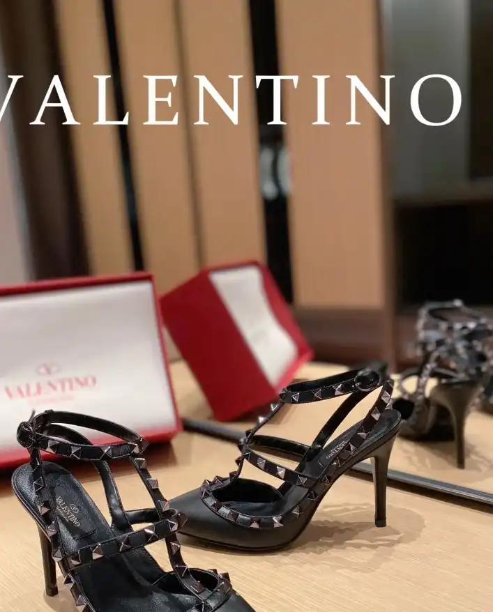 hype Valentino High Heels